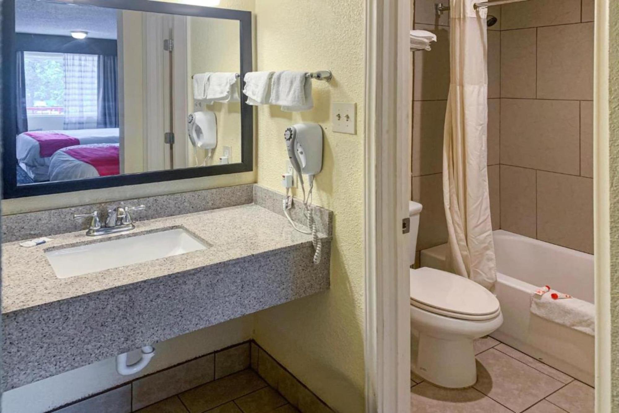 Oyo Hotel Rosenberg Tx I-69 Extérieur photo